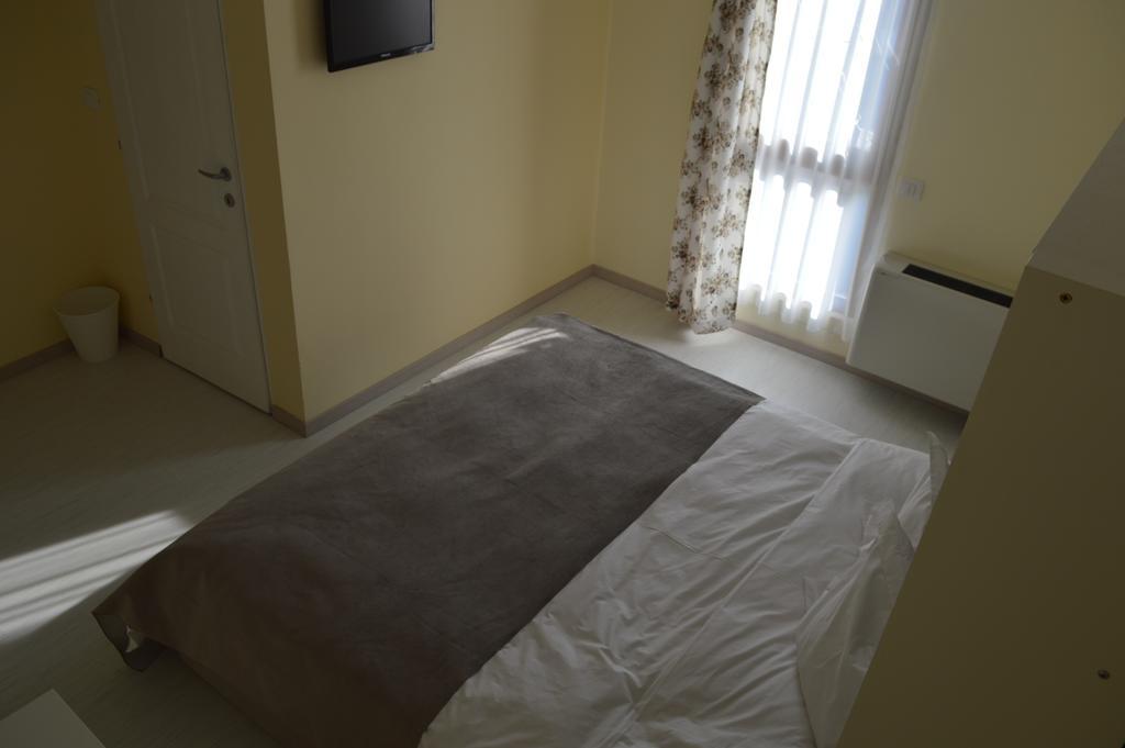 Hotel Nova Бузэу Экстерьер фото
