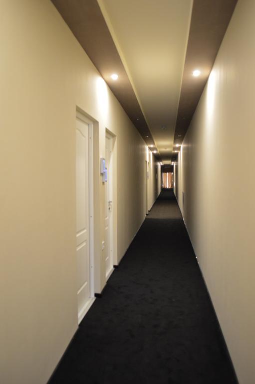 Hotel Nova Бузэу Экстерьер фото